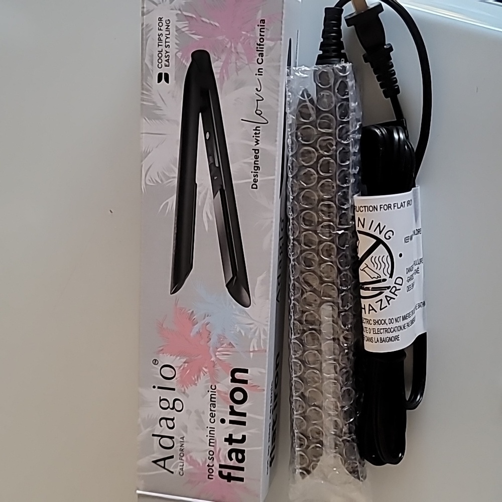 Adagio Not So Mini Flat Iron NWT